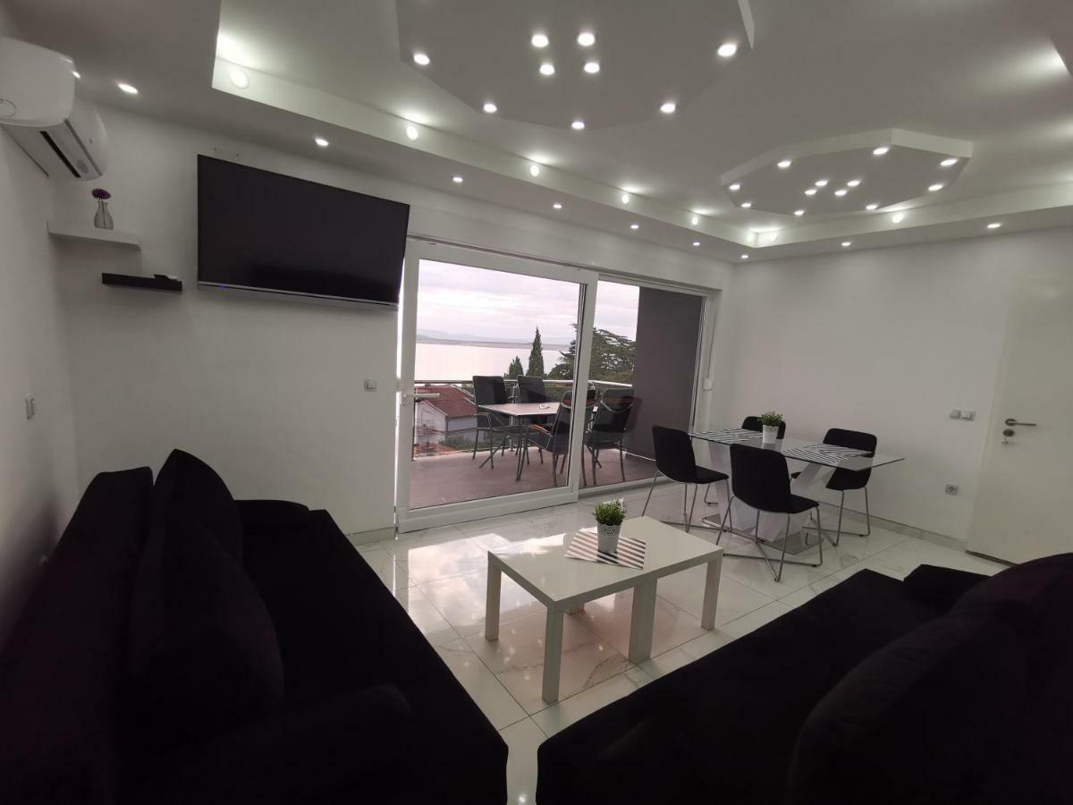 Apartments Blazevic, Heated Pool&Jacuzzi Dramalj Exterior photo